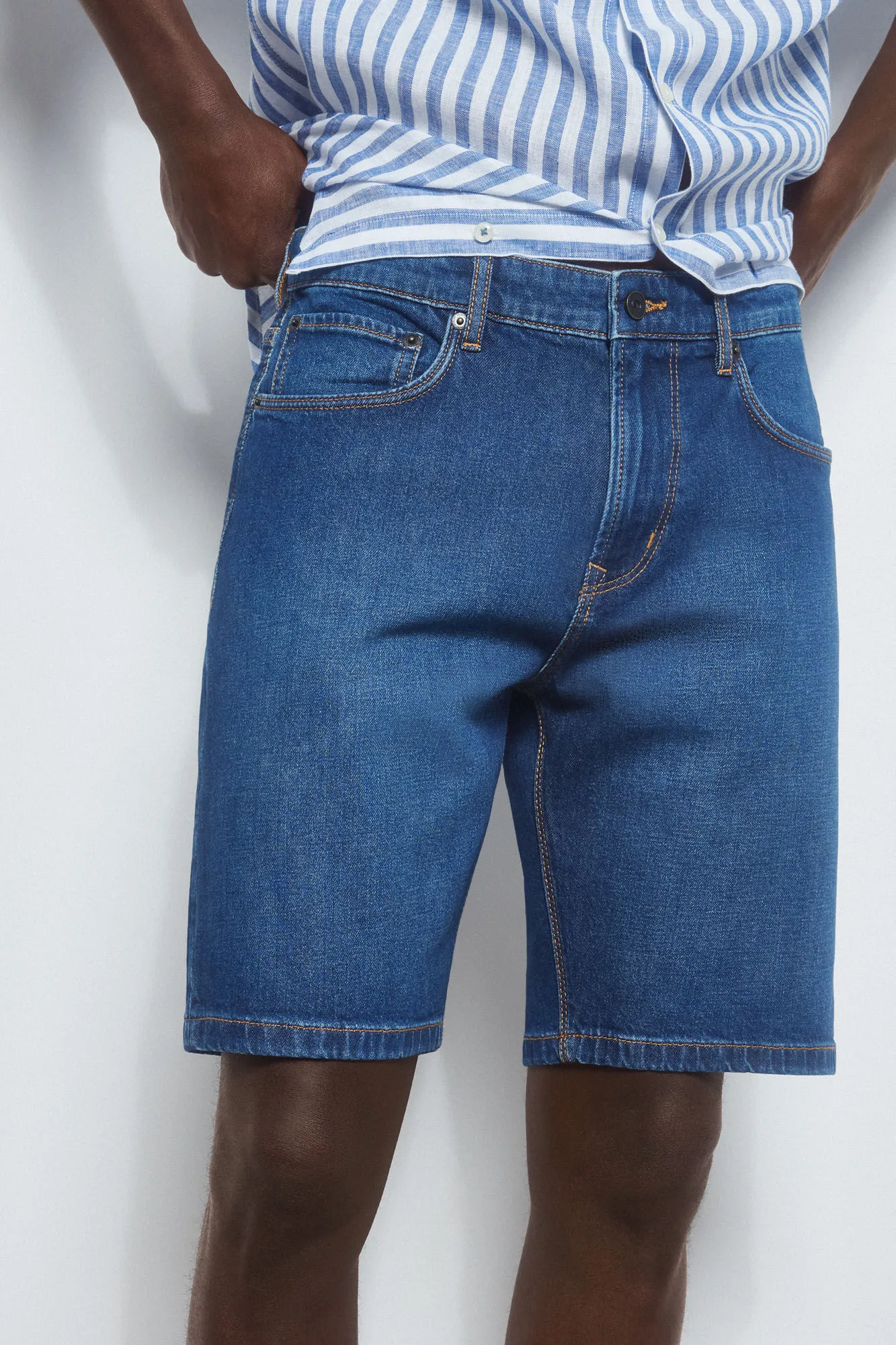 Super lightweight denim Bermuda shorts