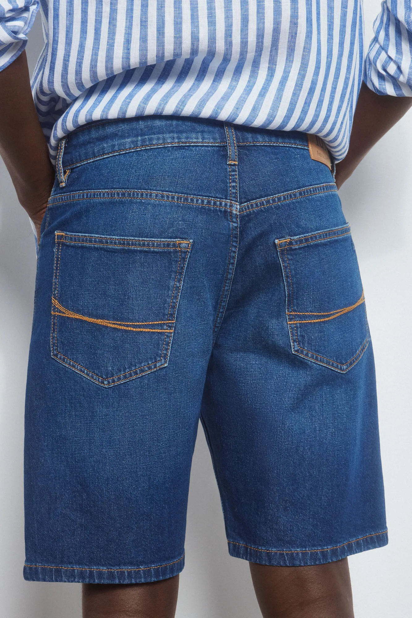 Super lightweight denim Bermuda shorts