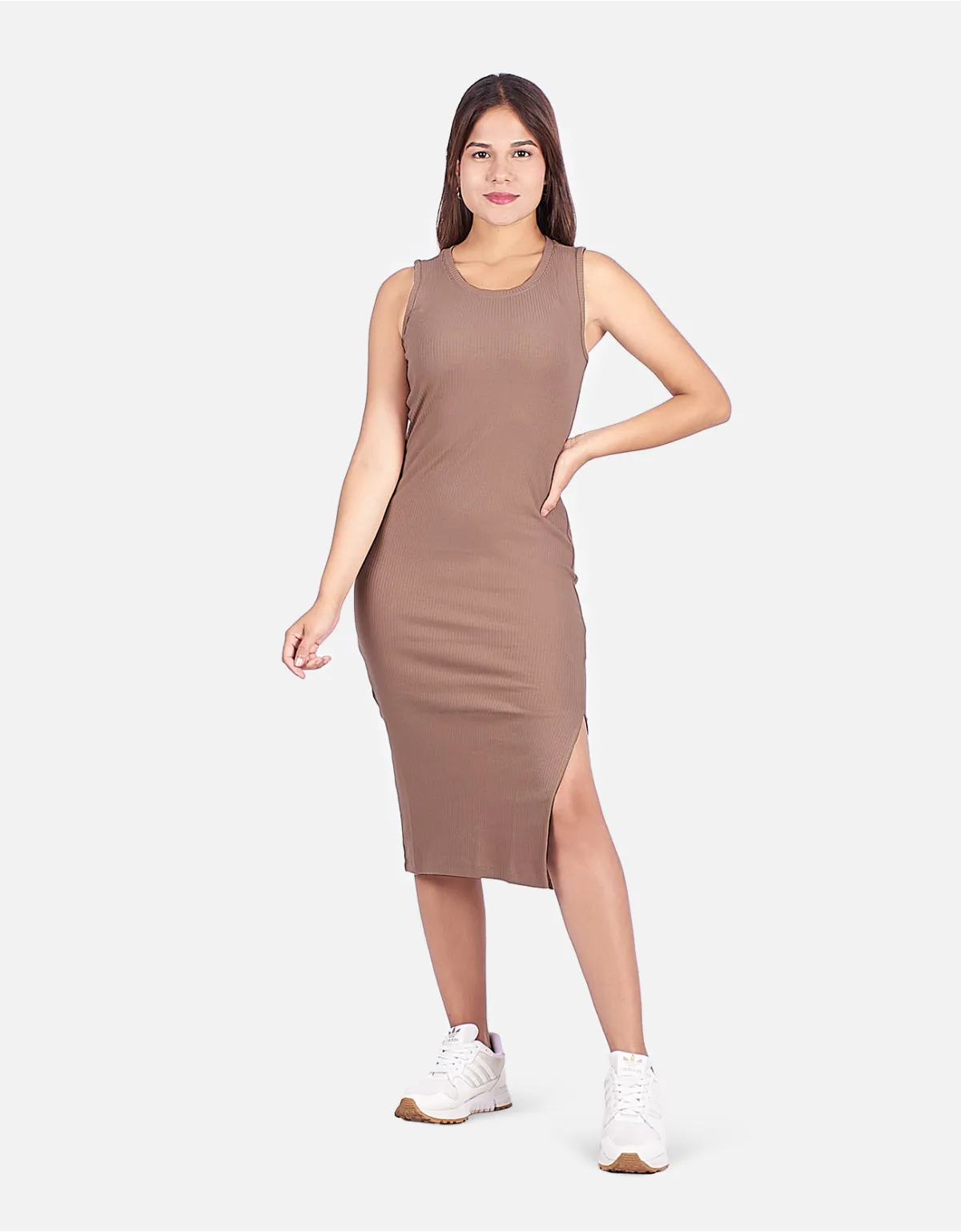 Vestido slim fit marrón